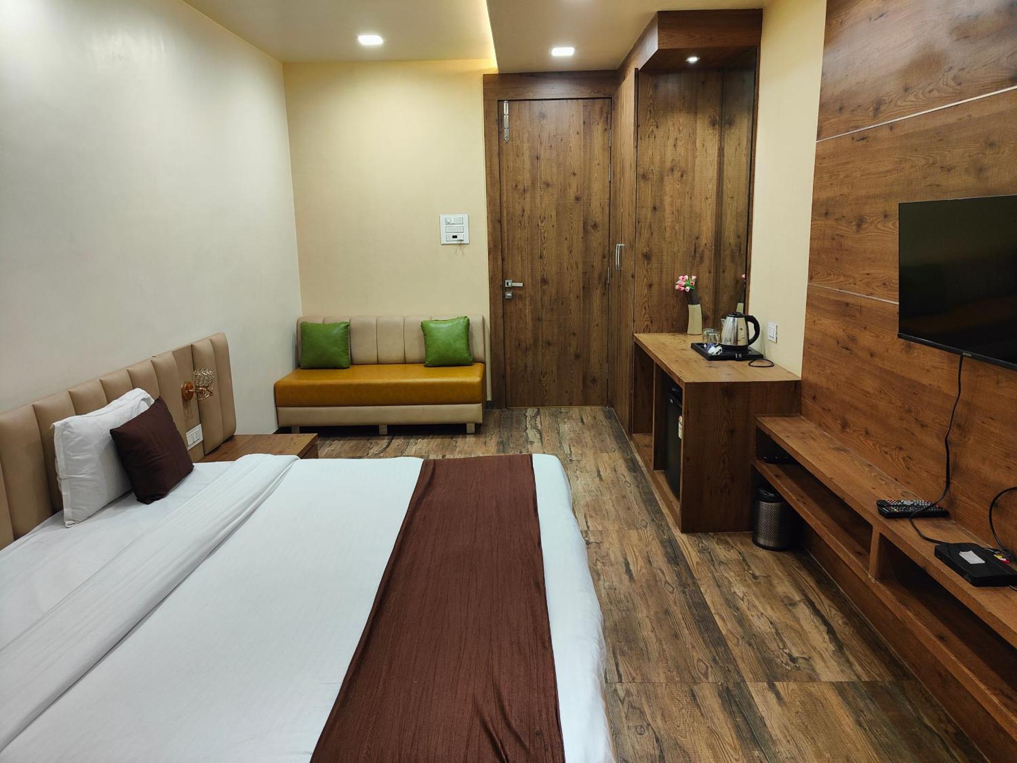 Riverside Meadows Hotel Vidisha Exterior photo